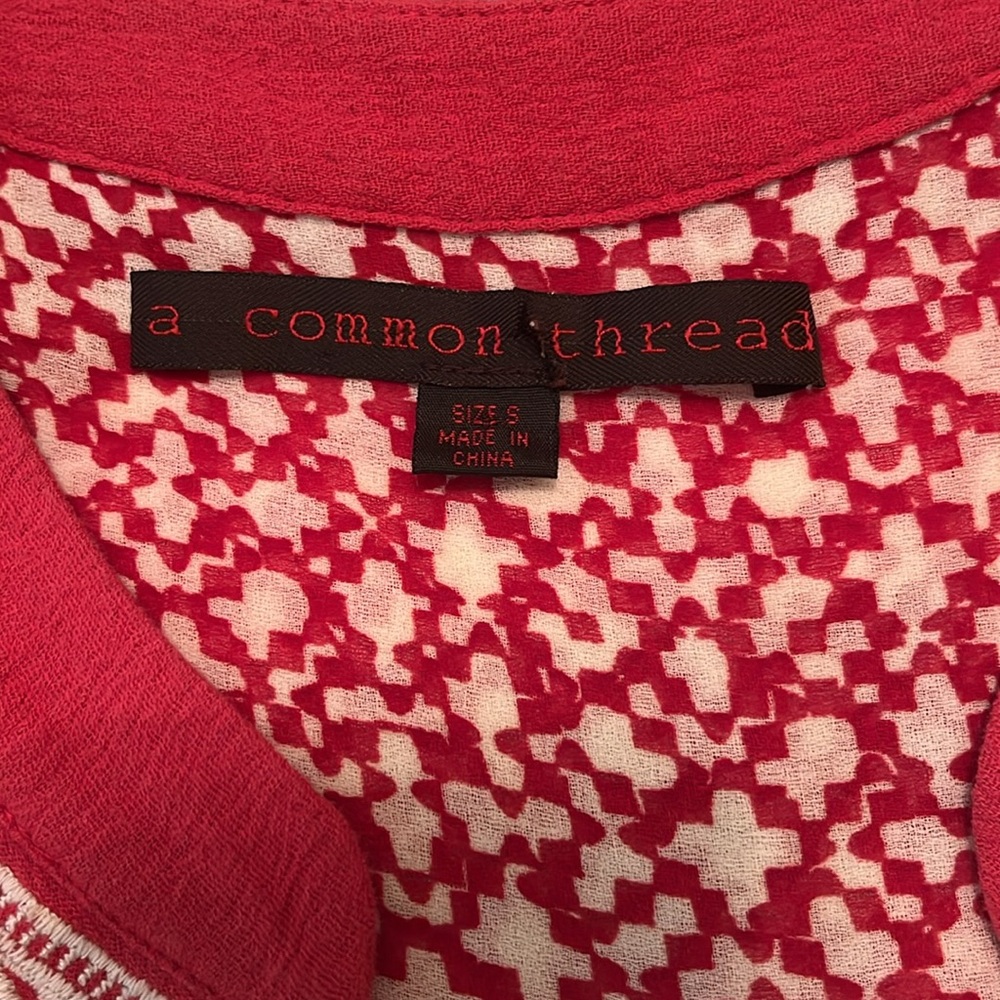 EUC Common Thread Embroidered Top - Picture 4 of 6